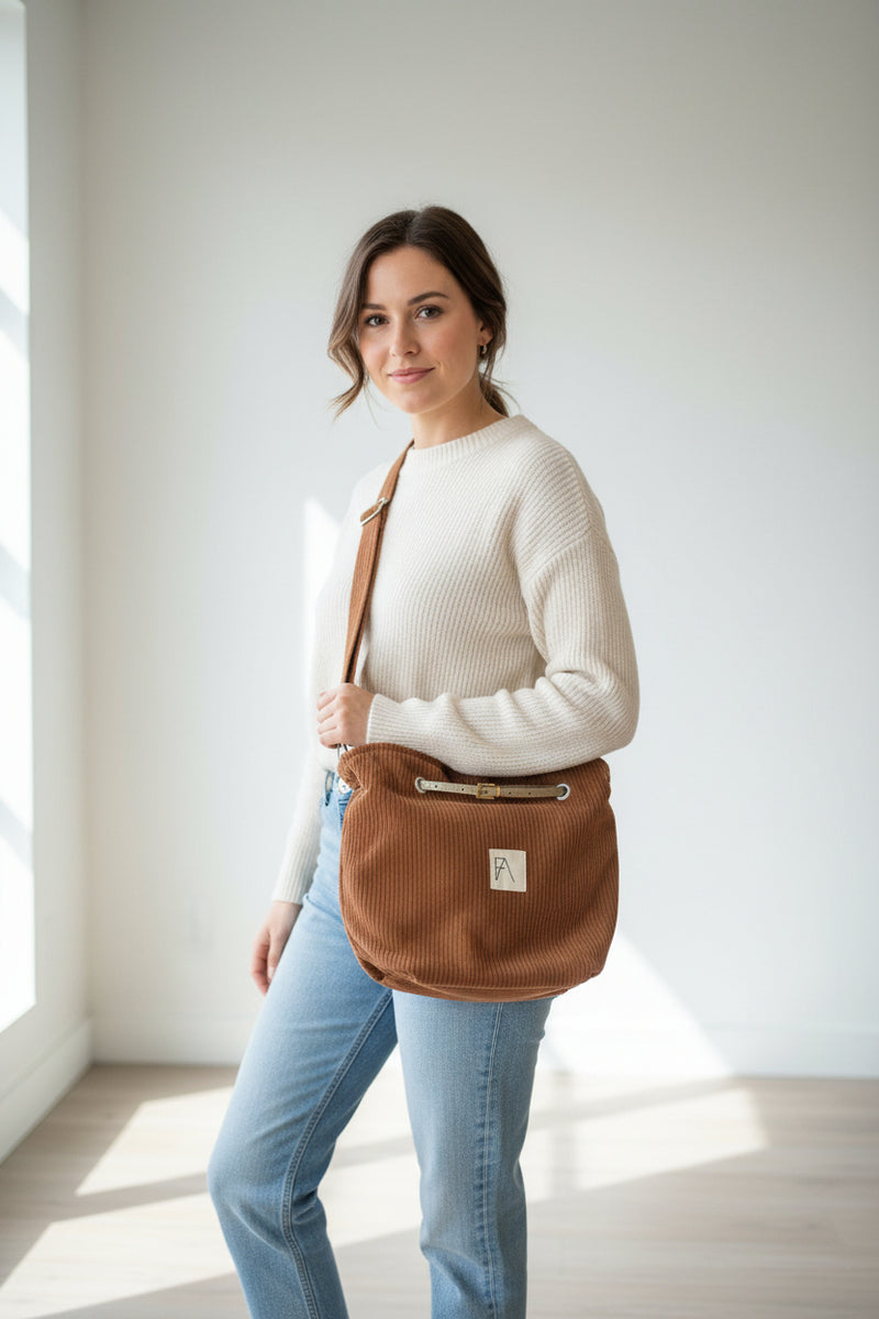 Sac seau Giulia en velours camel