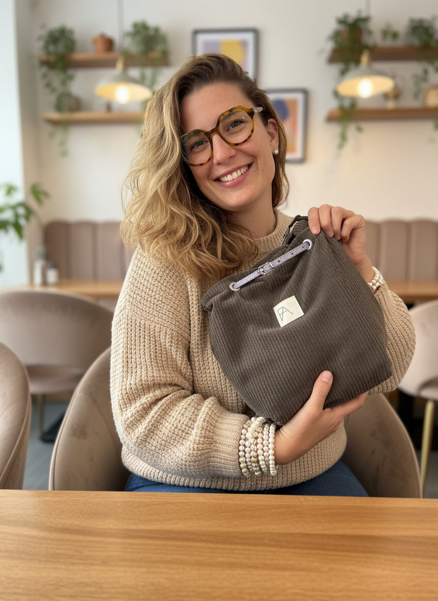 Sac seau Giulia en velours camel