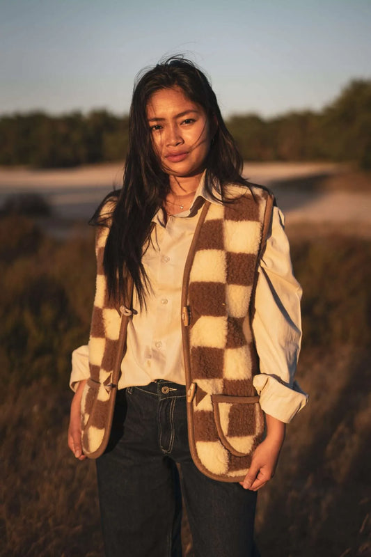 Louve adulte, le gilet sans manche en laine mérinos damier