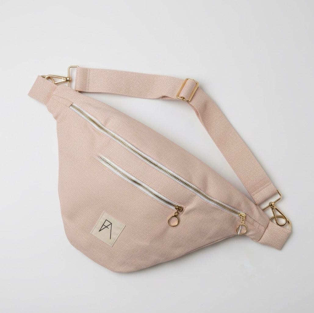 Sac banane Paolina XL en lin pailleté rose pâle
