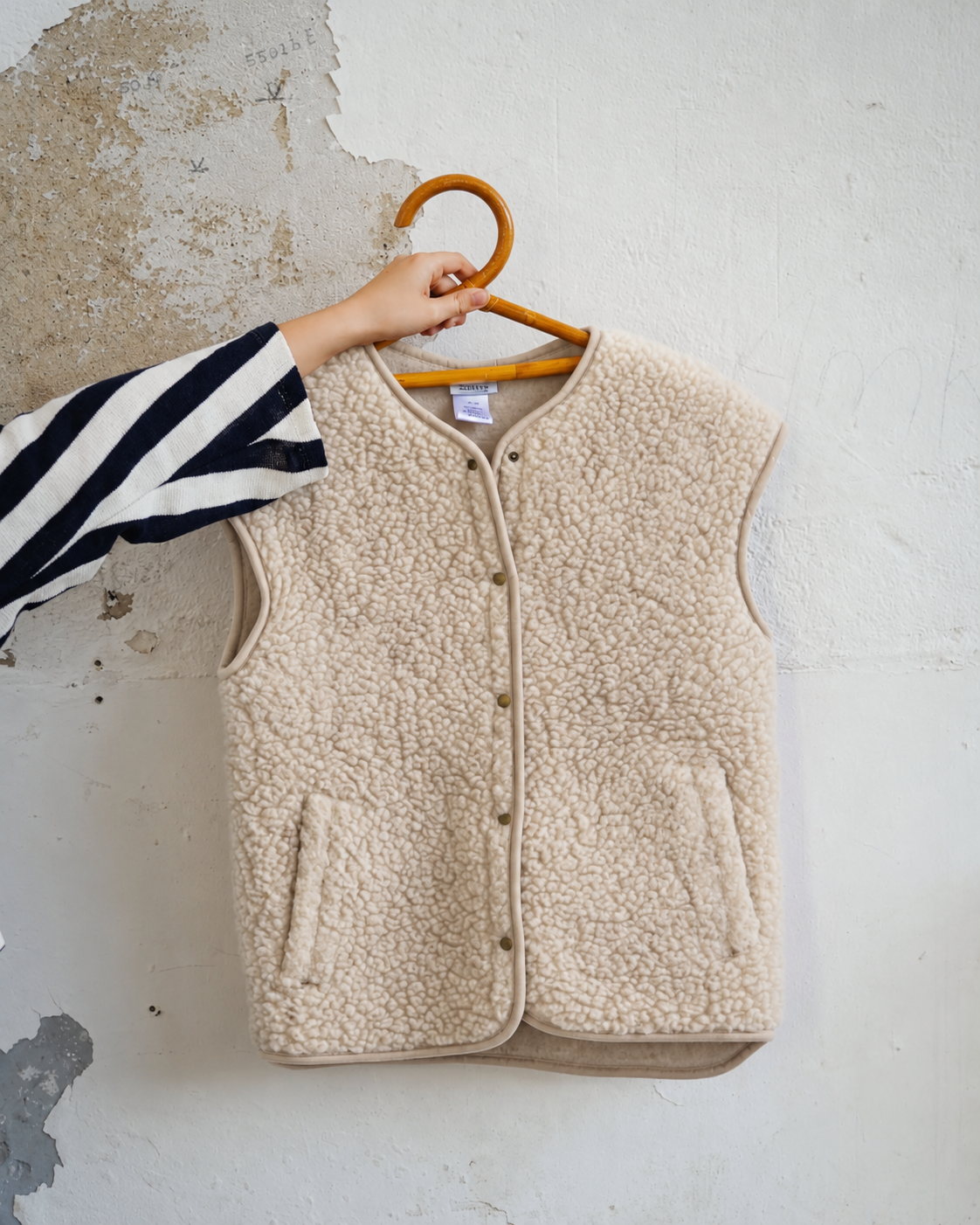 Cocoon enfant, le gilet sans manche en laine mérinos beige