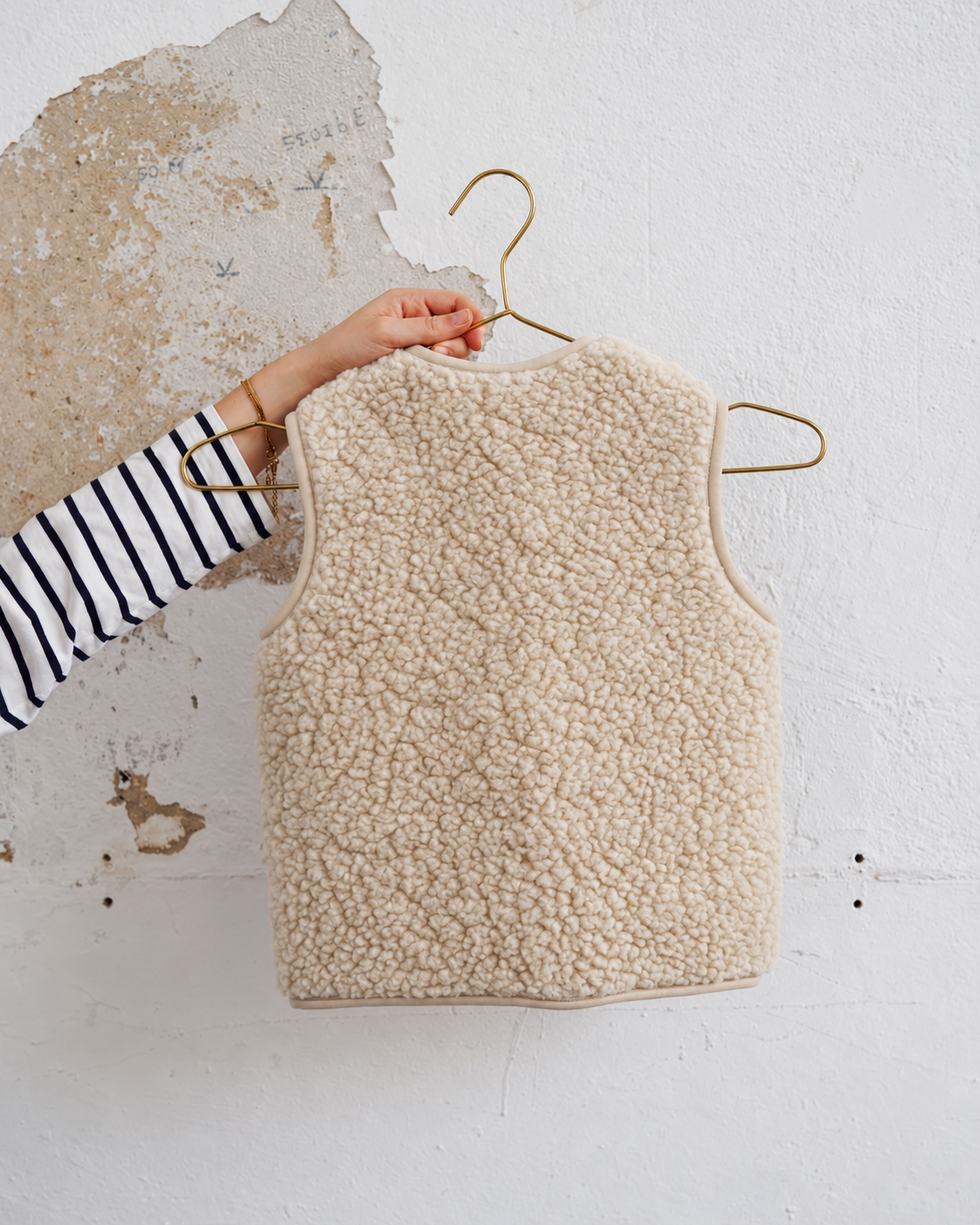 Cocoon enfant, le gilet sans manche en laine mérinos beige